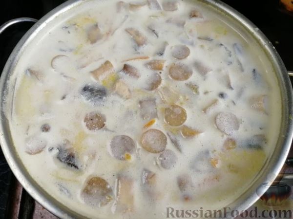 Тыквенный суп с плавленым сыром и шампиньонами