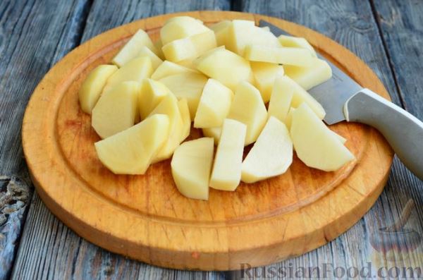 Тушёная картошка с луком-пореем и сладким перцем