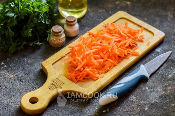 Омлет с морковью и луком