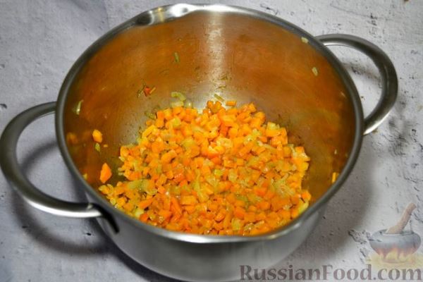 Морковный суп-пюре с фрикадельками из куриного фарша
