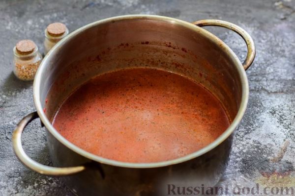 Пряный свекольный крем-суп с обжаренным нутом
