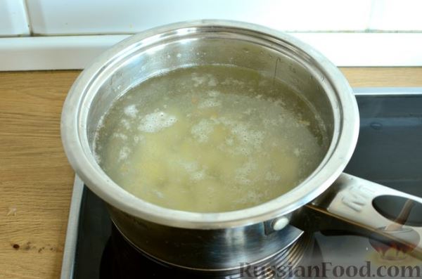 Сырный суп с шампиньонами и консервированной кукурузой