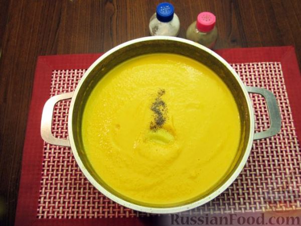 Тыквенный крем-суп с сухариками
